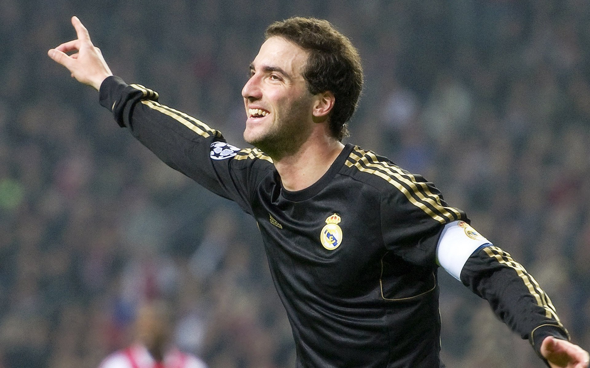 季后赛抢七之夜，努涅斯末节接管比赛，一记绝杀铸就传奇