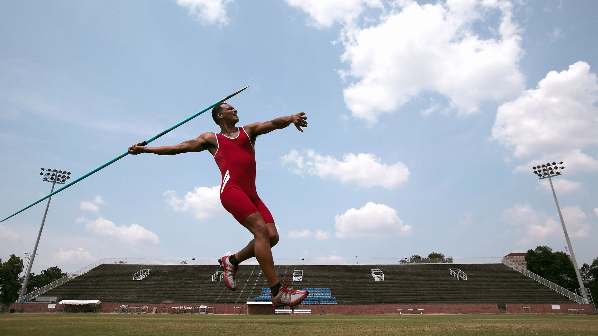 布伦森成为胜负手，马刺稳稳拿下雷霆